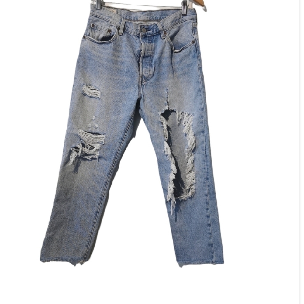 LEVI'S 501 ripped high waist boyfriend medium jeans
